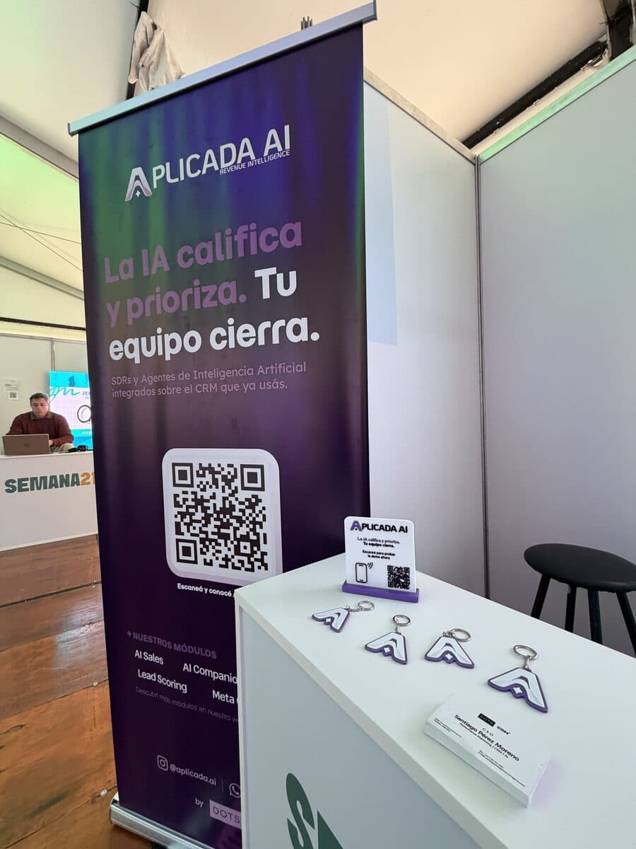 Aplicada AI banner at the Feria 21 stand