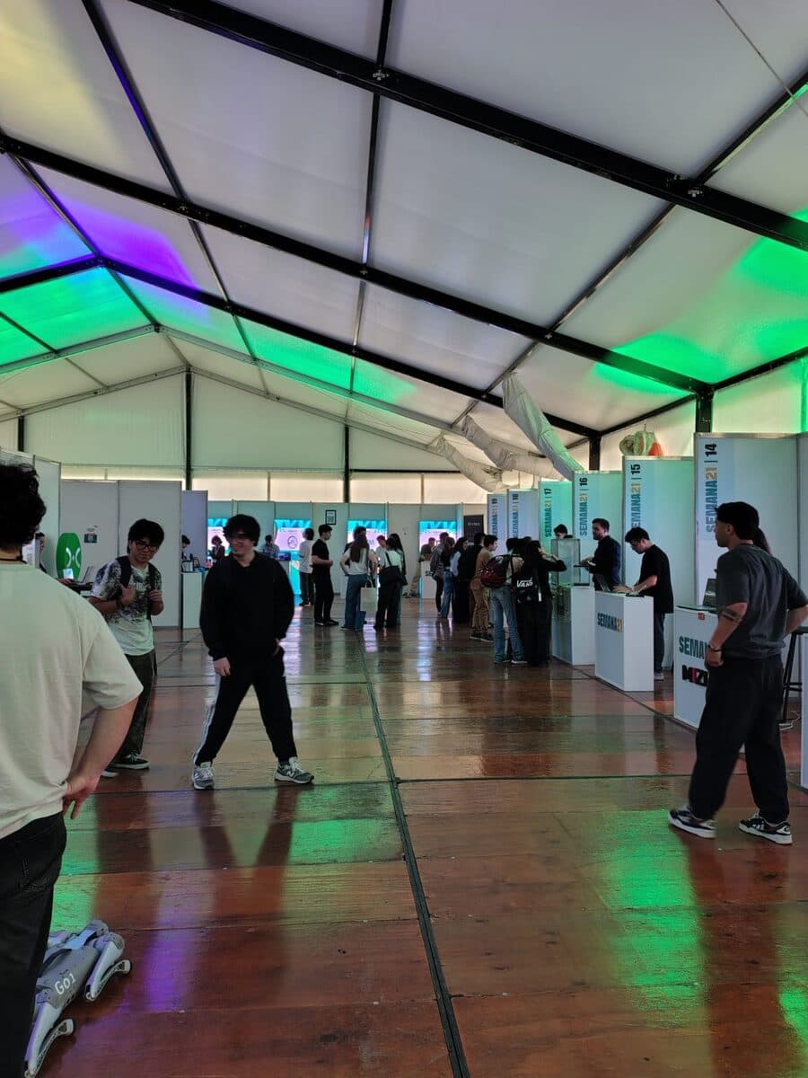 The Feria 21 tent with the startup stands