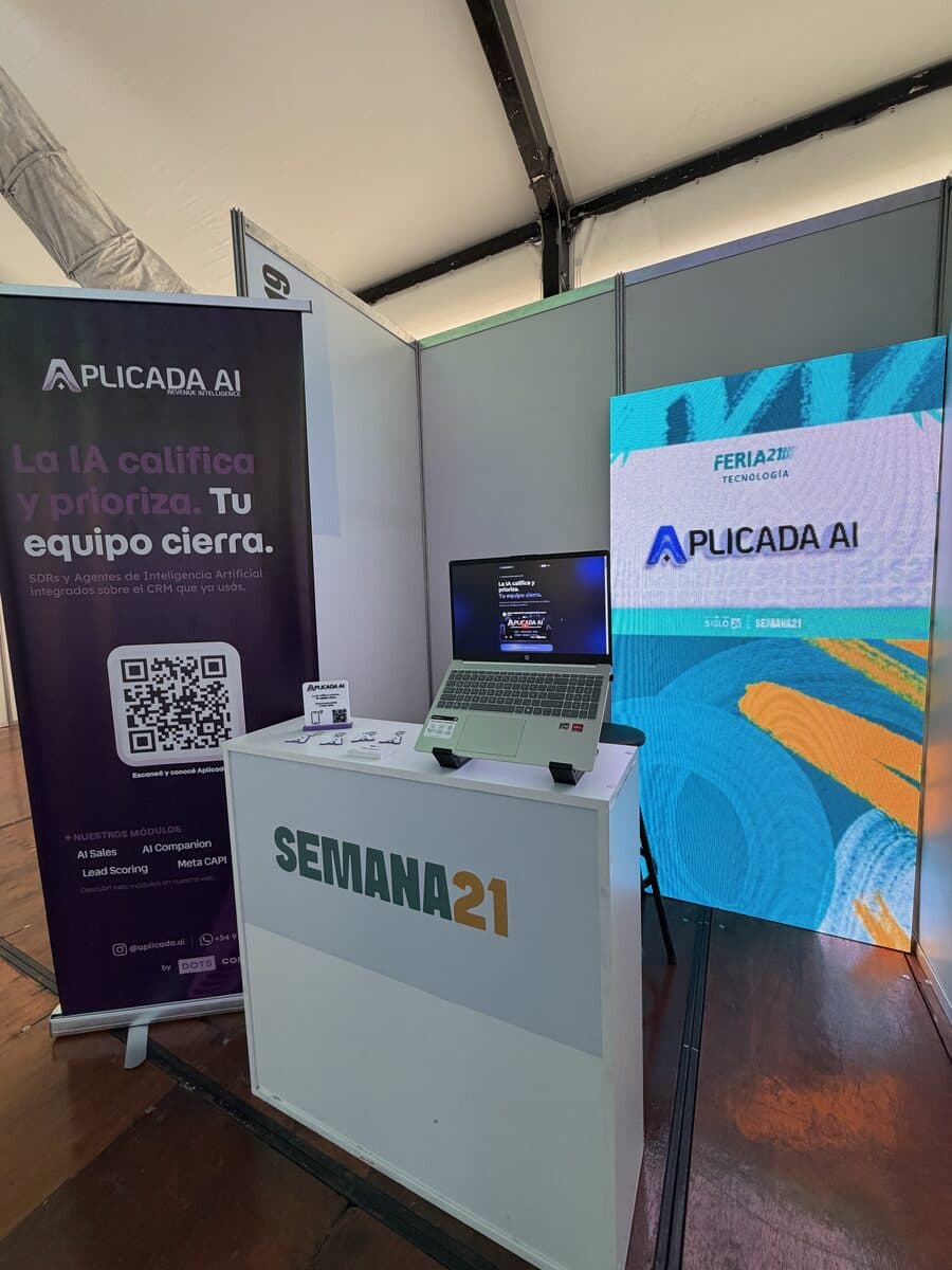 The Aplicada AI stand at Feria 21